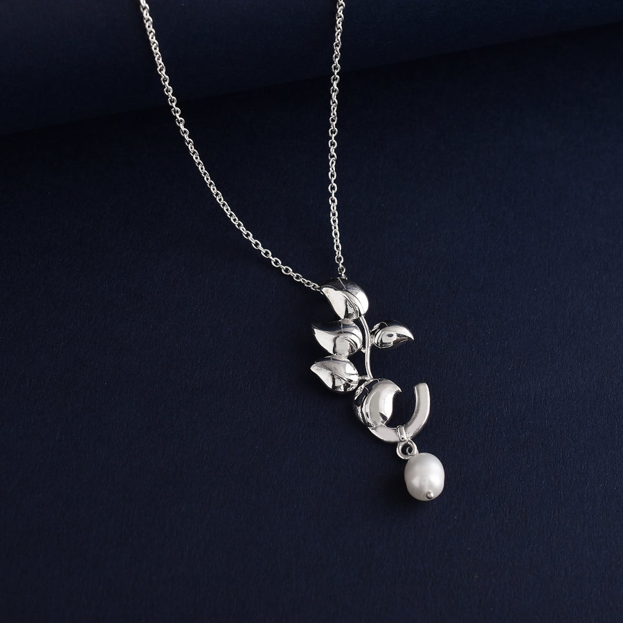 Classic Leaf Pearl Silver Pendant Necklace